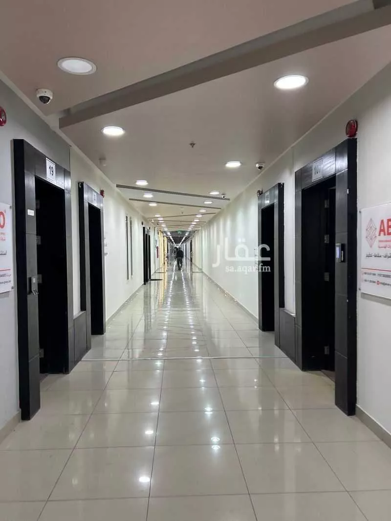 مكتب تجاري للإيجار في شارع الدائرى الشمالى الفرعي, حي الوادي, مدينة الرياض, منطقة الرياض 1 صورة