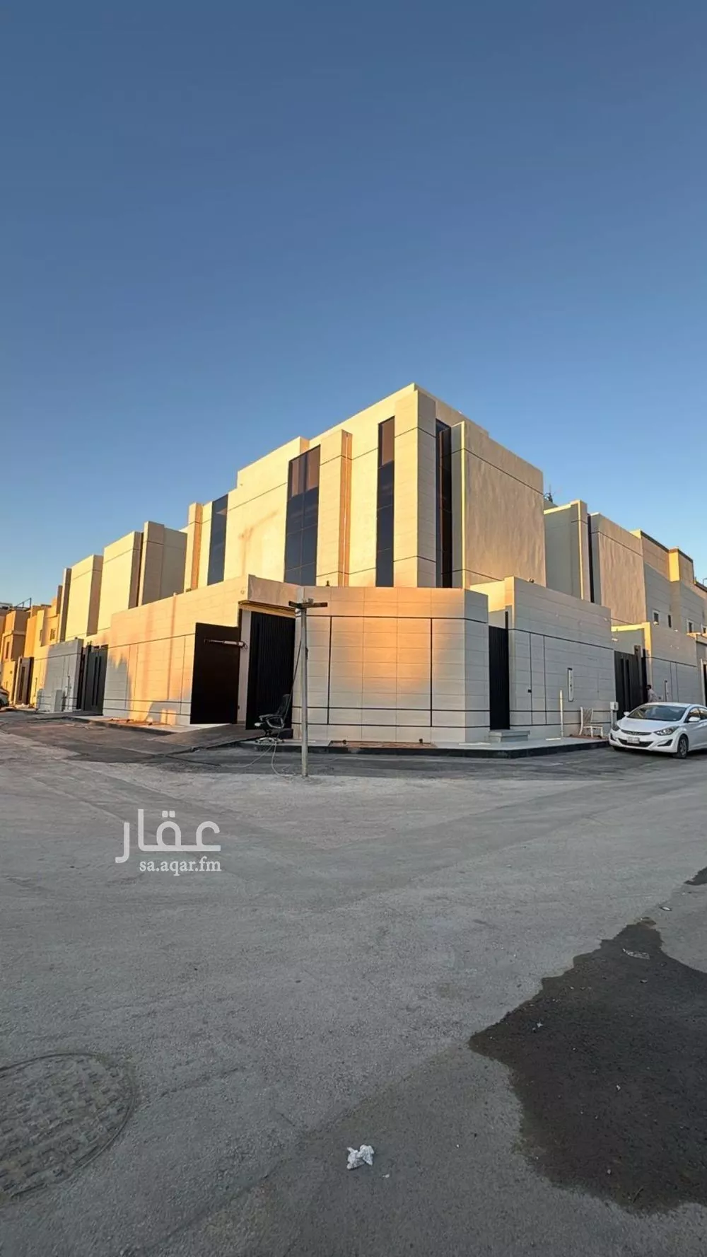 فيلا للبيع في شارع أحمد بن الفرات, حي العارض, مدينة الرياض, منطقة الرياض 1 صورة