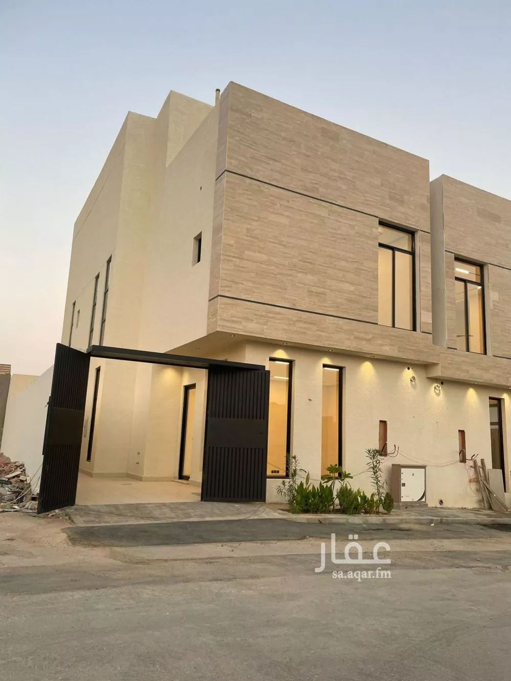 فيلا للبيع في شارع أحمد بن محمد العتابي, حي المهدية, مدينة الرياض, منطقة الرياض 1 صورة