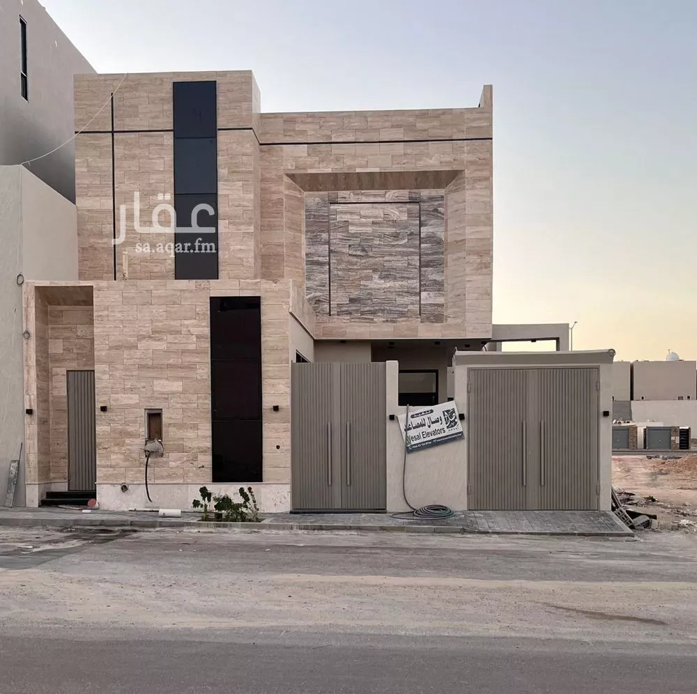 فيلا للبيع في شارع عبدالقادر بن عبدالوارث, حي المهدية, مدينة الرياض, منطقة الرياض 1 صورة