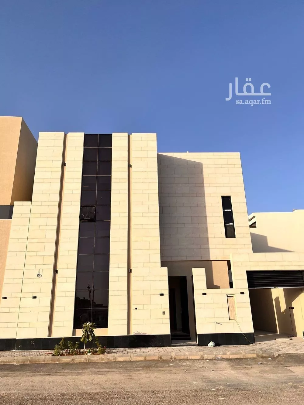 فيلا للبيع في شارع عبداللطيف بن المبارك, حي المهدية, مدينة الرياض, منطقة الرياض 1 صورة