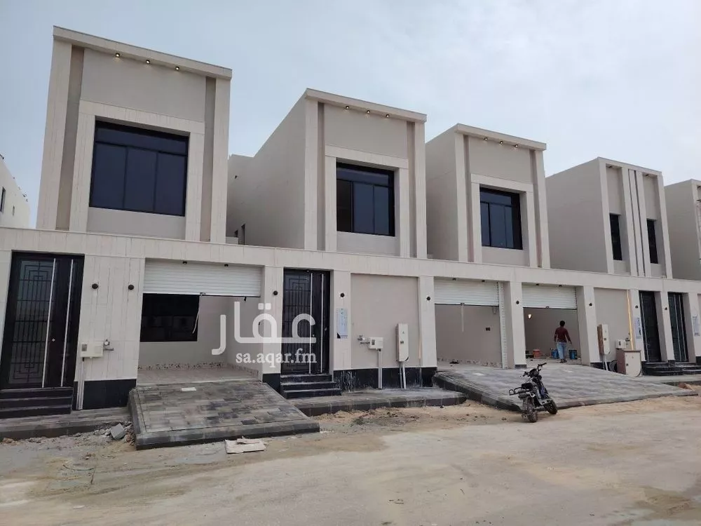 فيلا للبيع في شارع المكاسب, حي الأمواج, مدينة الخبر, المنطقة الشرقية 1 صورة