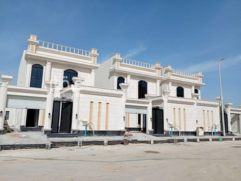 فيلا للبيع في شارع القيصومه, حي الصواري, مدينة الخبر, المنطقة الشرقية 1 صورة