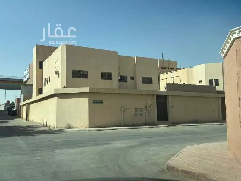 فيلا للبيع في شارع أحمد الغزي, حي ظهرة البديعة, مدينة الرياض, منطقة الرياض 1 صورة