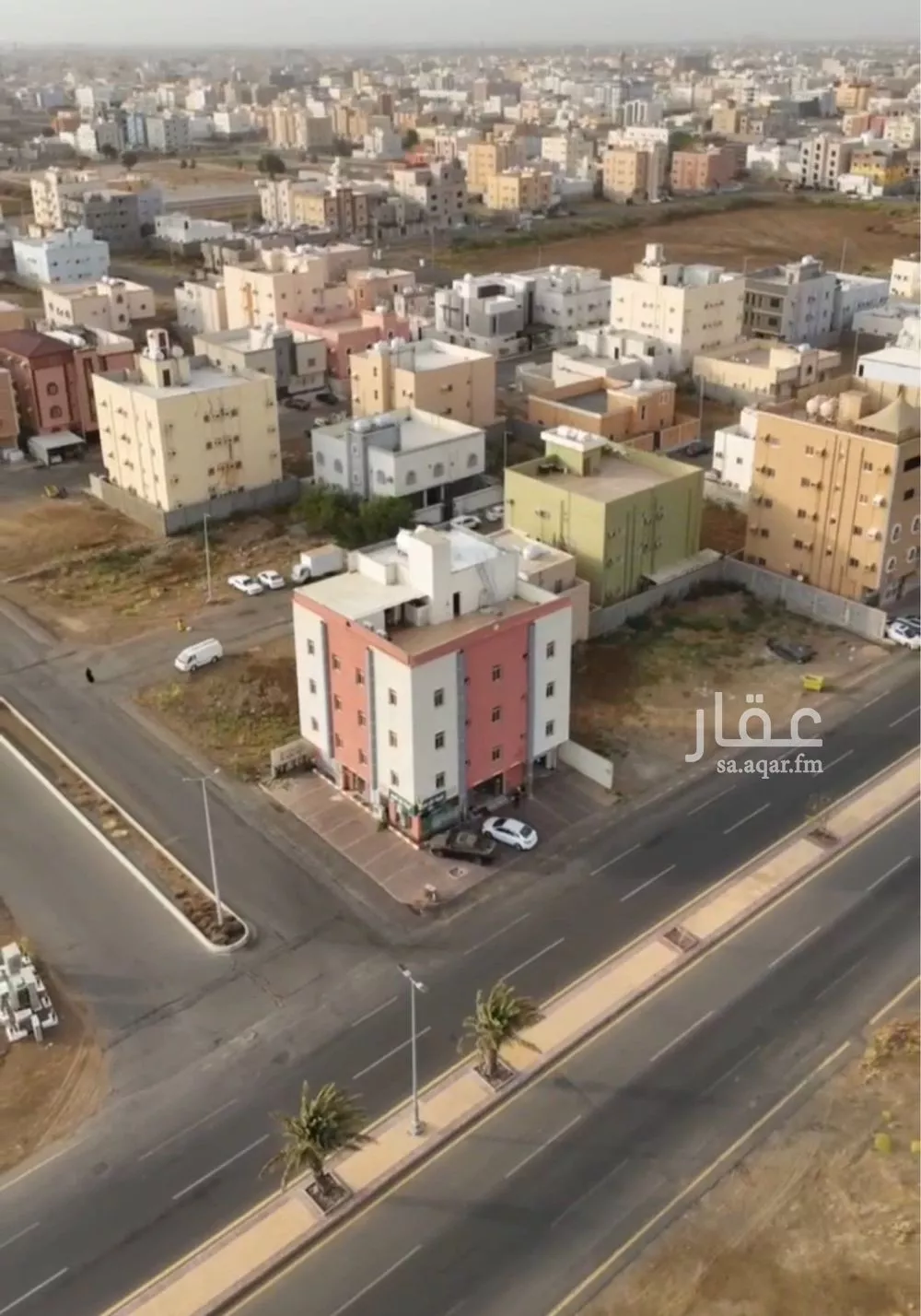 عمارة للبيع في شارع شارع أبو بكر الصديق, حي السويس 1, مدينة جازان, منطقة جازان 1 صورة