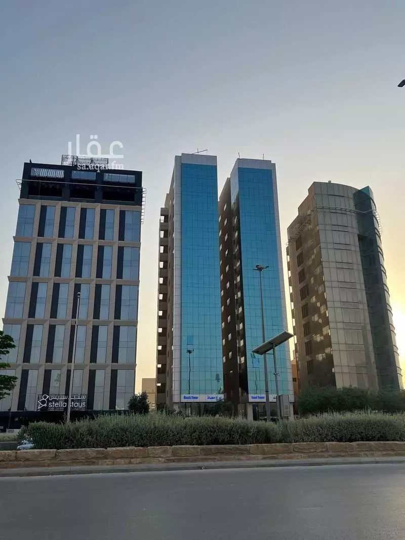 مكتب تجاري للإيجار في شارع طريق الملك فهد الفرعي, حي الملقا, مدينة الرياض, منطقة الرياض 1 صورة