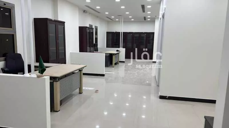 مكتب تجاري للإيجار في شارع الامير سعود ابن عبدالله ابن جلوي, حي العارض, مدينة الرياض, منطقة الرياض 1 صورة
