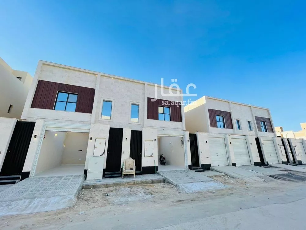 دور للبيع في شارع صالح كمال الدين, حي عكاظ, مدينة الرياض, منطقة الرياض 1 صورة
