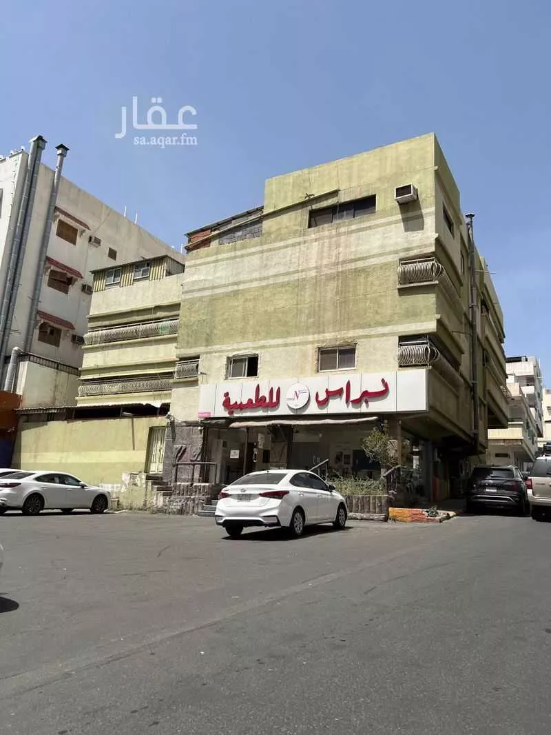 عمارة للبيع في شارع 10987472, حي العزيزية, مدينة ابها, منطقة عسير 1 صورة