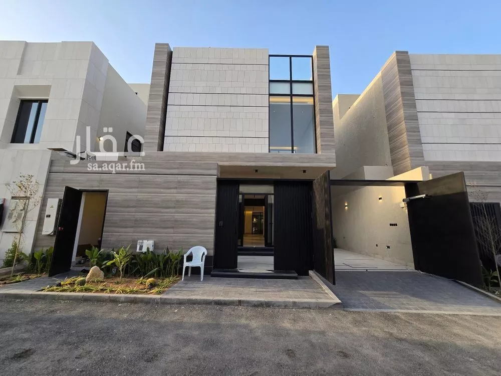 فيلا للبيع في شارع علي بن الدقاق, حي النرجس, مدينة الرياض, منطقة الرياض 1 صورة