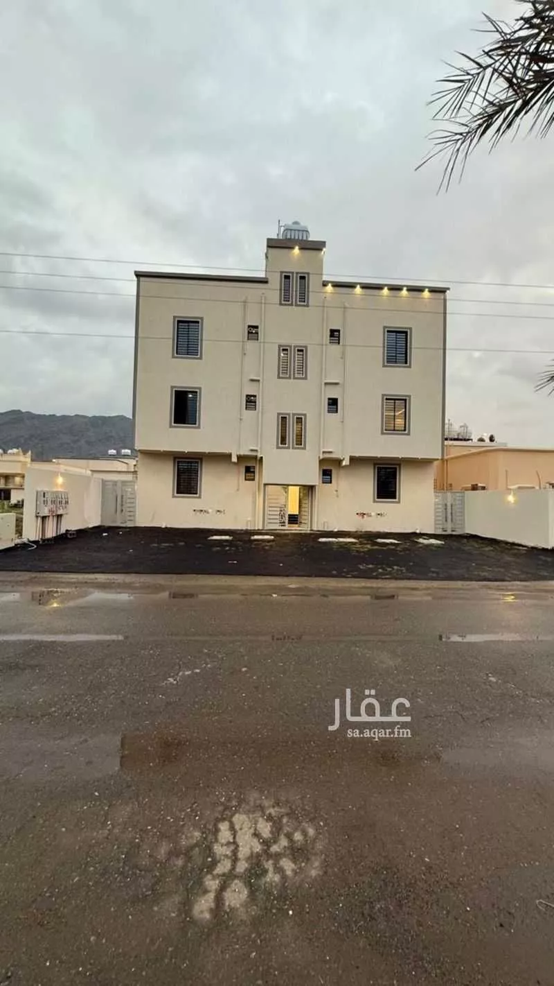 شقة للبيع في شارع عمر ابن عبدالعزيز, حي الحيلة الشرقي, مدينة محائل, منطقة عسير 1 صورة