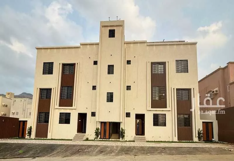 شقة للبيع في شارع قيس الخزرجي, حي الضرس, مدينة محائل, منطقة عسير 1 صورة