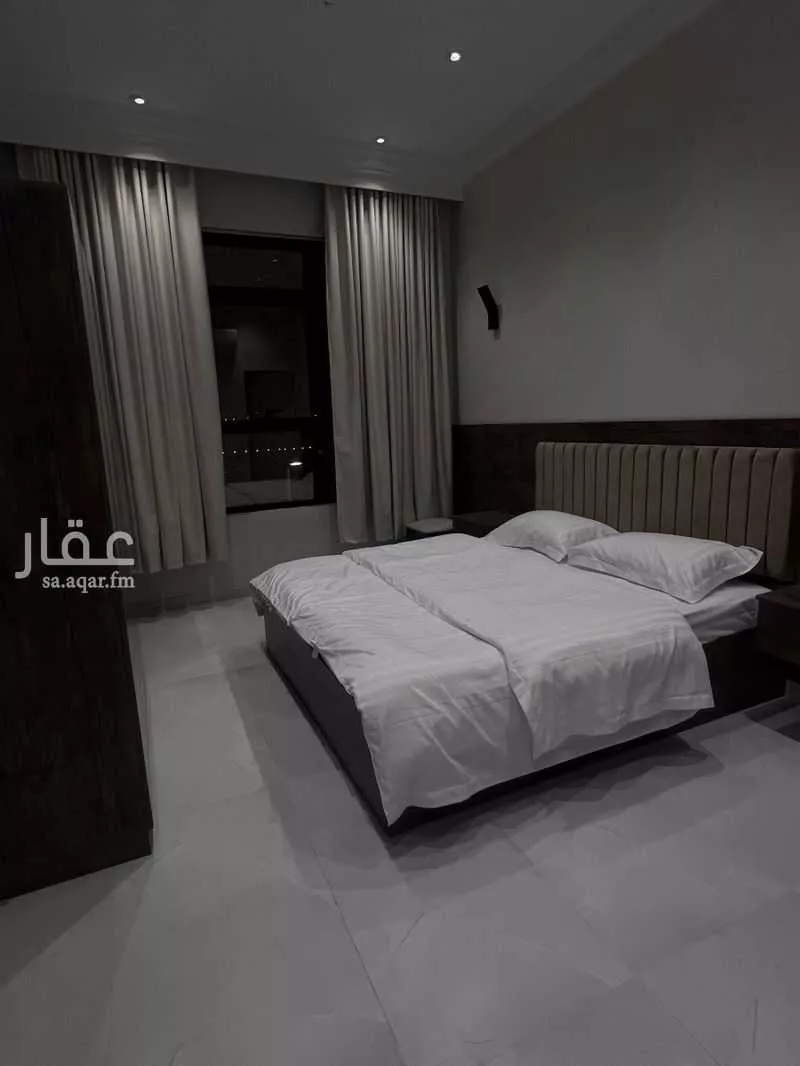 عمارة للإيجار في شارع طريق الملك فيصل, حي المطار, مدينة عرعر, منطقة الحدود الشماليه 1 صورة