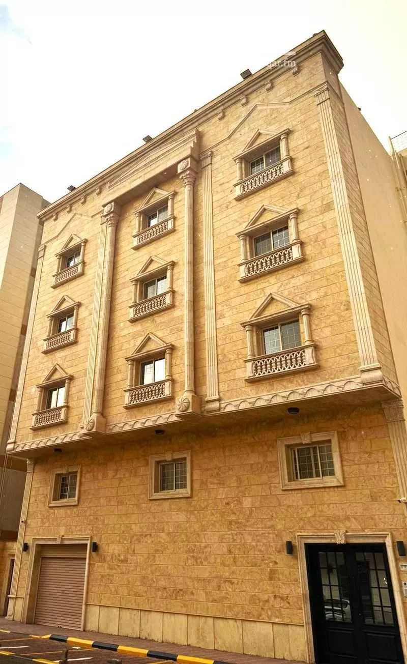 عمارة للبيع في شارع طلعة بن بشير, حي بنى حارثة, مدينة المدينة المنورة, منطقة المدينة المنورة 1 صورة