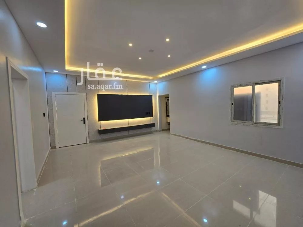 شقة للبيع في شارع سهيل بن رافع, حي ضاحية الملك فهد, مدينة الدمام, المنطقة الشرقية 1 صورة