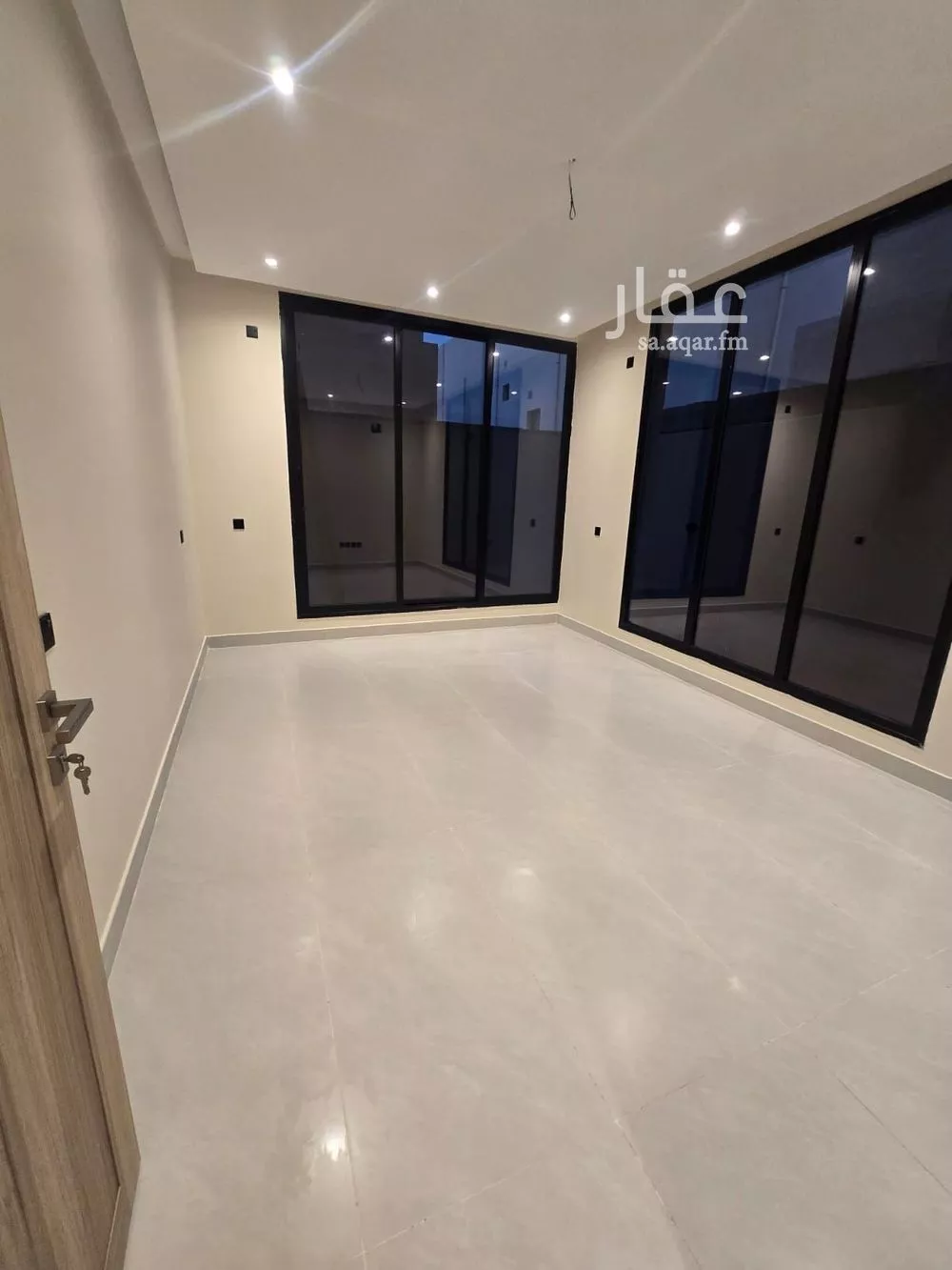 فيلا للبيع في شارع حرب ابن اسماعيل, حي ضاحية الملك فهد, مدينة الدمام, المنطقة الشرقية 1 صورة