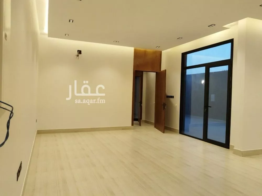 فيلا للبيع في شارع أبي إبراهيم البرداني, حي الرمال, مدينة الرياض, منطقة الرياض 1 صورة