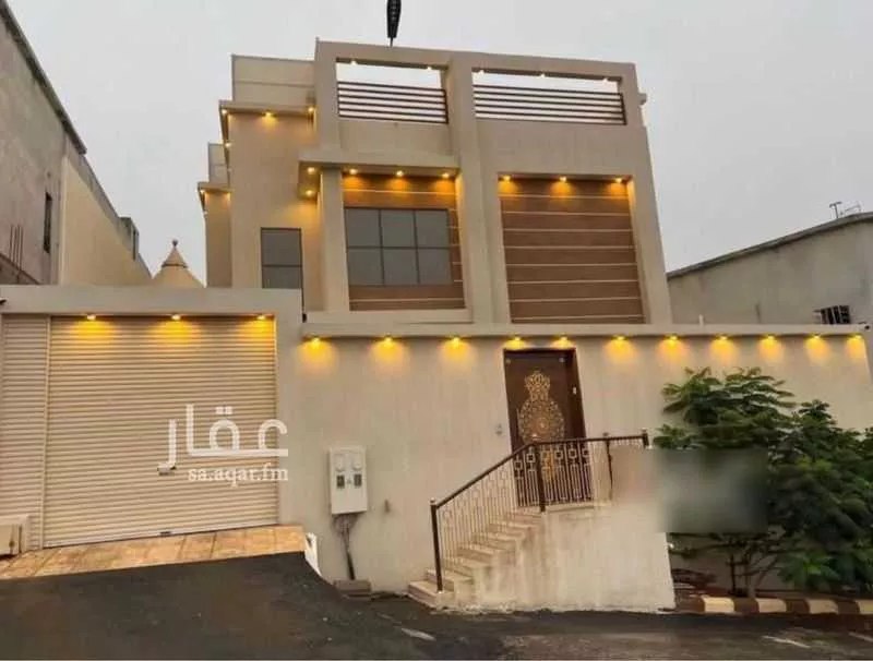 فيلا للبيع في شارع سوق بني زيد, حي سلطانة, مدينة أبها, منطقة عسير 1 صورة