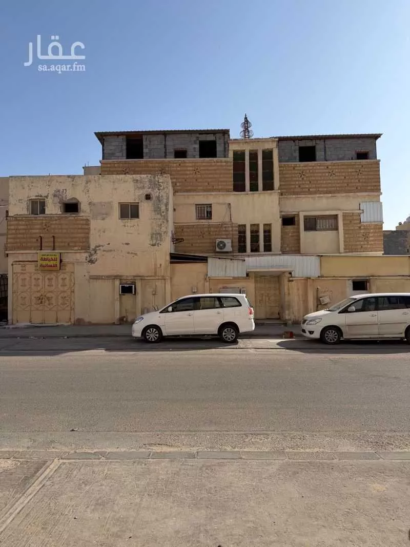 عمارة للبيع في شارع ابي محمد التاجر, حي محاسن الثاني, مدينة الاحساء, المنطقة الشرقية 1 صورة