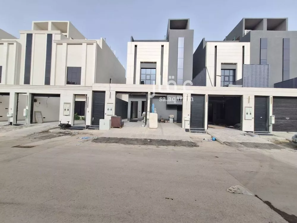 دور للبيع في شارع حبيب الفهري, حي طويق, مدينة الرياض, منطقة الرياض 1 صورة