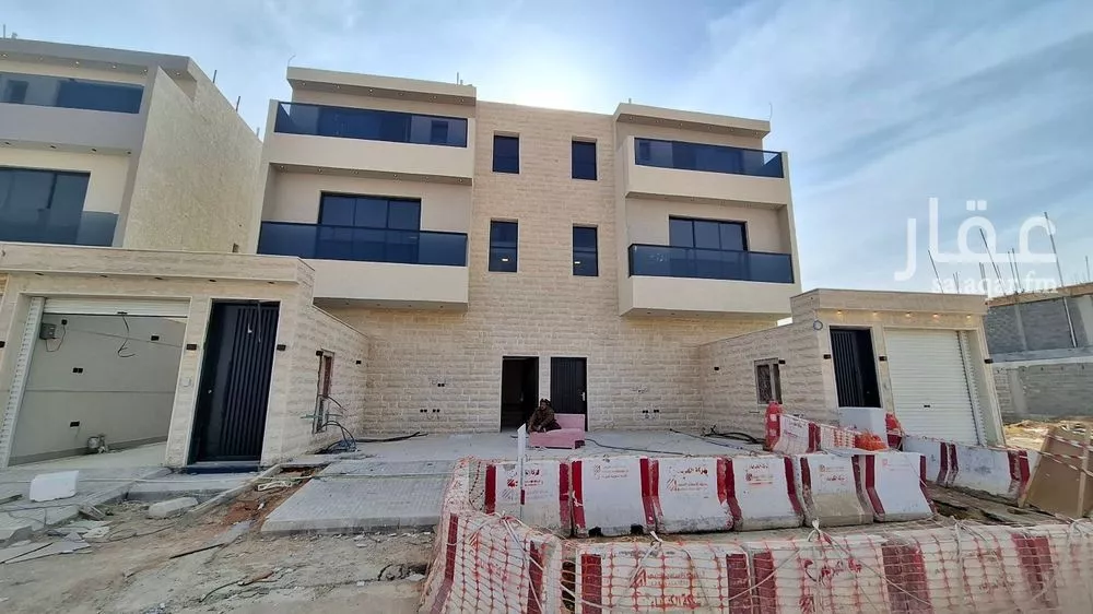 دور للبيع في شارع طريق الجنادرية, حي الجنادرية, مدينة الرياض, منطقة الرياض 1 صورة