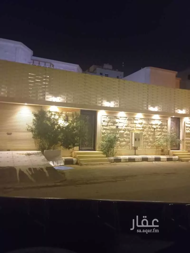 فيلا للبيع في شارع بدر 11, حي بدر, مدينة سكاكا, منطقة الجوف 1 صورة