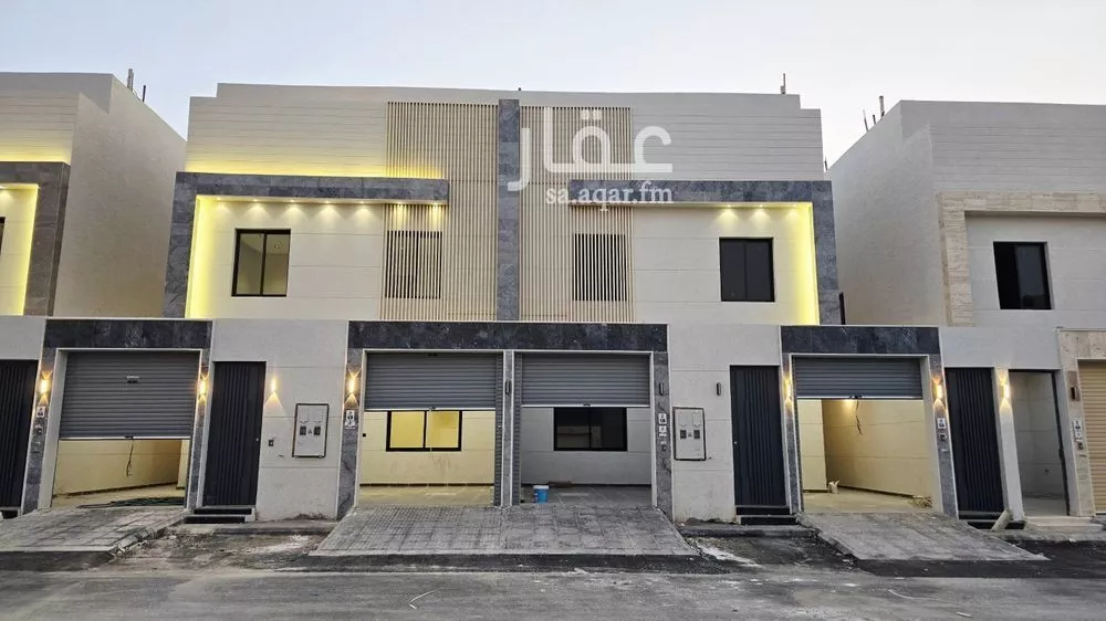 فيلا للبيع في شارع أحمد بن محمد العيالي, حي عكاظ, مدينة الرياض, منطقة الرياض 1 صورة