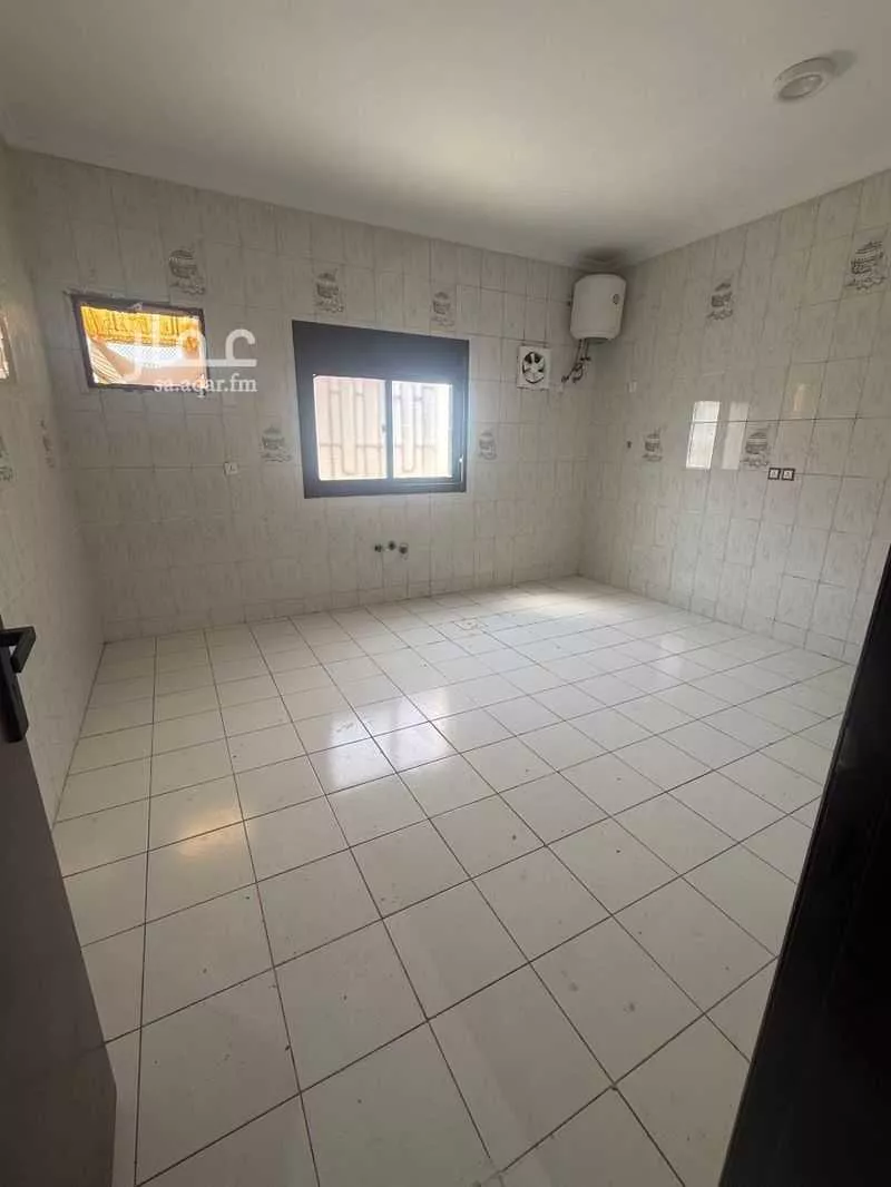 عمارة للإيجار في شارع الرازي, حي البوادي, مدينة جدة, منطقة مكة المكرمة 1 صورة