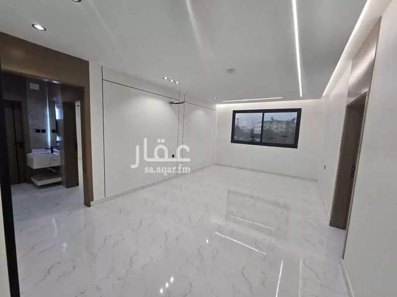 شقة للبيع في شارع الحسن الاندلسي, حي الحلقة الغربية, مدينة الطائف, منطقة مكة المكرمة 1 صورة