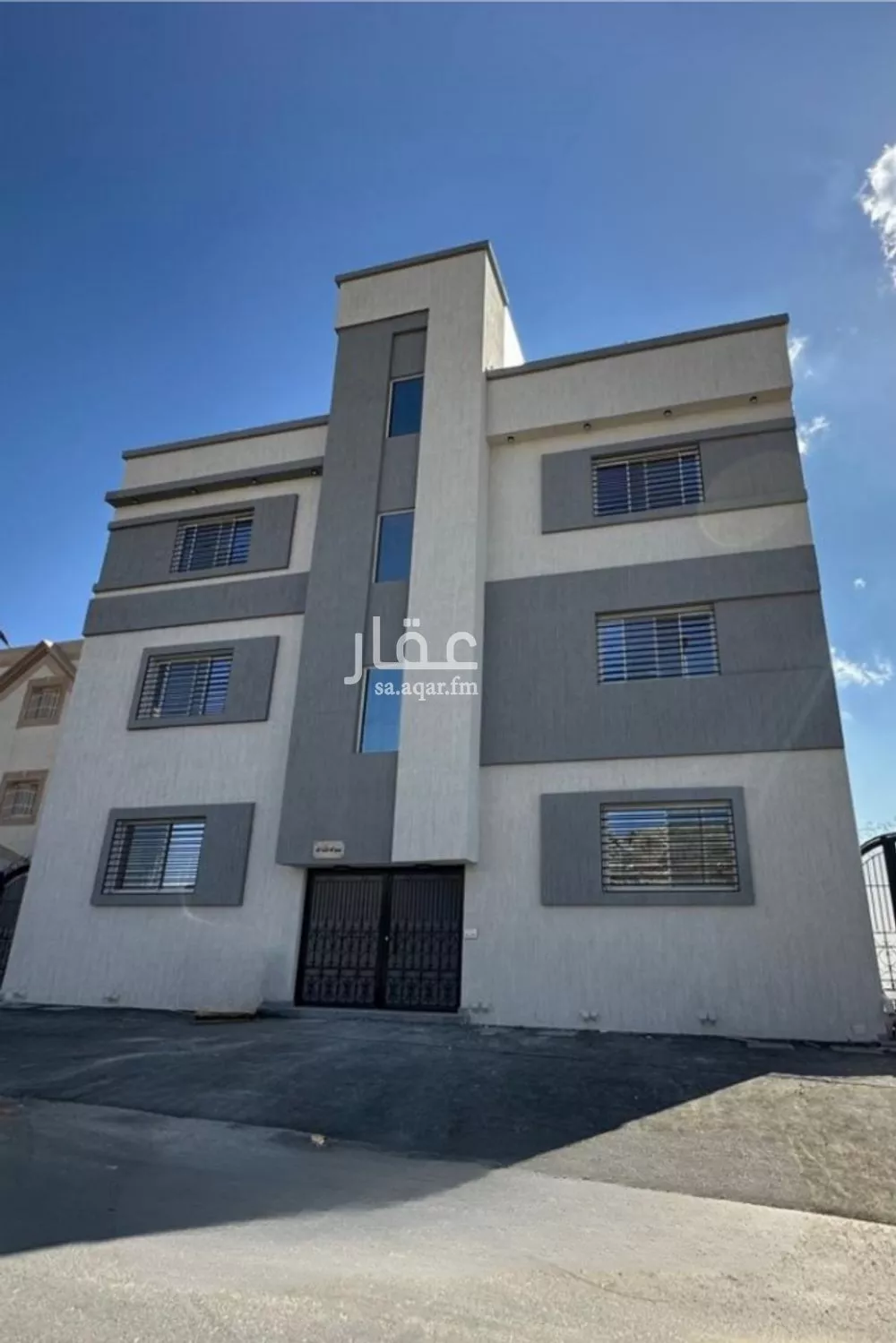 عمارة للإيجار في شارع عبدالله محمد سعيد ال عواض, حي الغدير, مدينة أبها, منطقة عسير 1 صورة