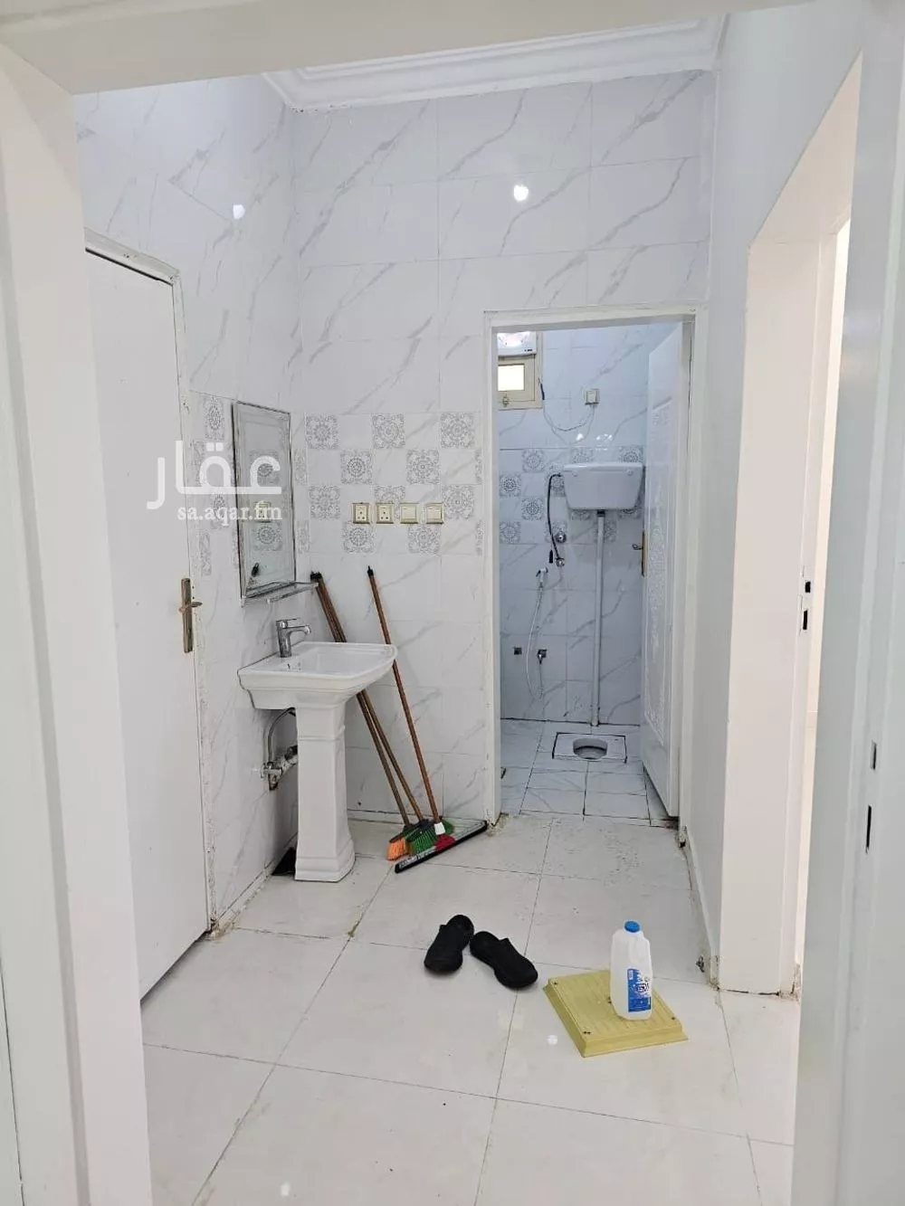 عمارة للبيع في شارع الحريضة, حي الحريضه, مدينة الحريضه, منطقة عسير 1 صورة