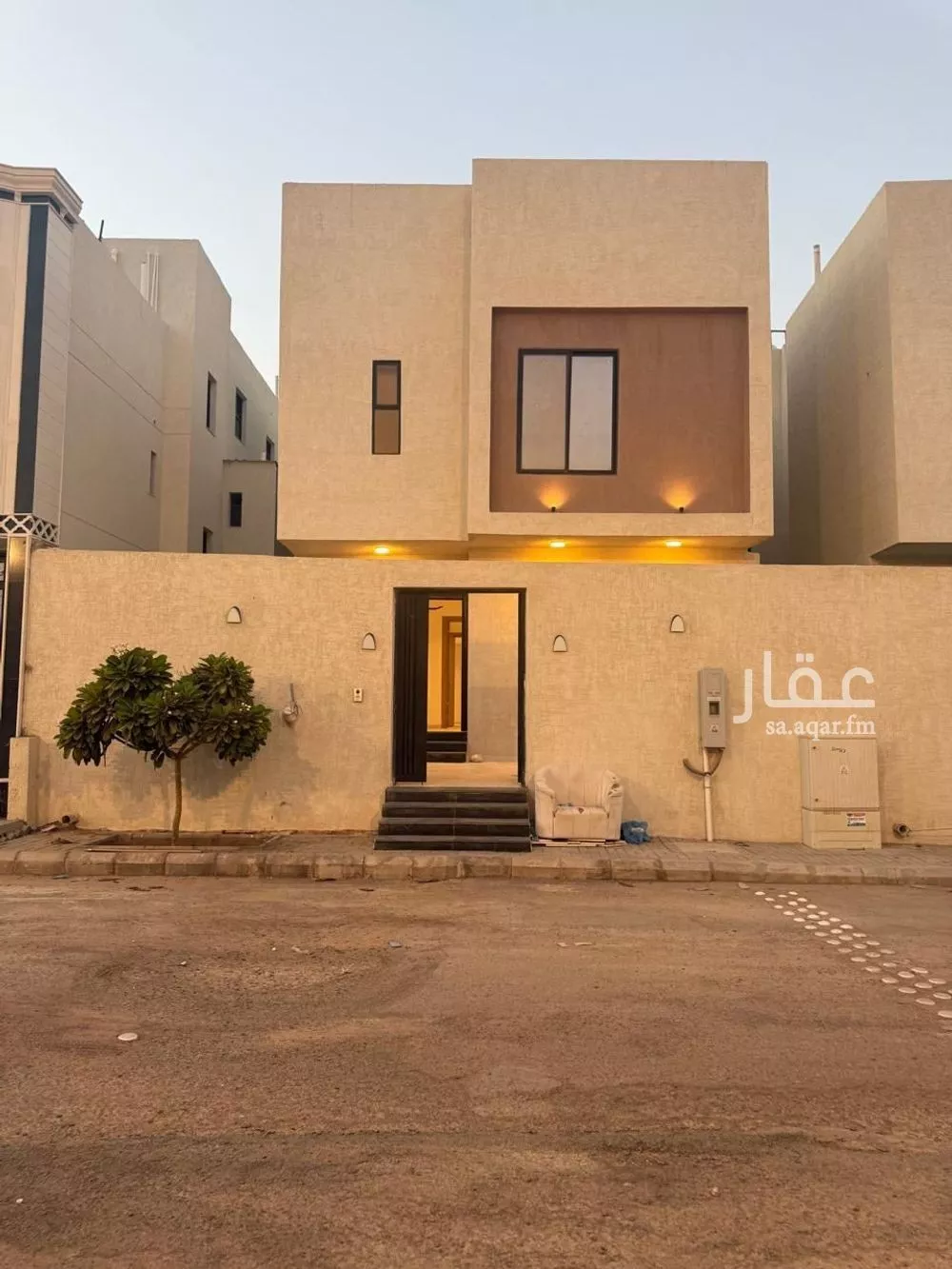 فيلا للبيع في شارع احمد الهواري, حي السكب, مدينة المدينه المنوره, منطقة المدينة المنورة 1 صورة