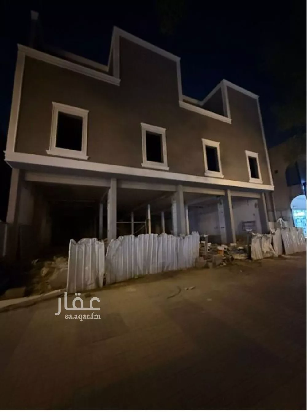 محل للإيجار في شارع العليا, حي الورود, مدينة الرياض, منطقة الرياض 1 صورة