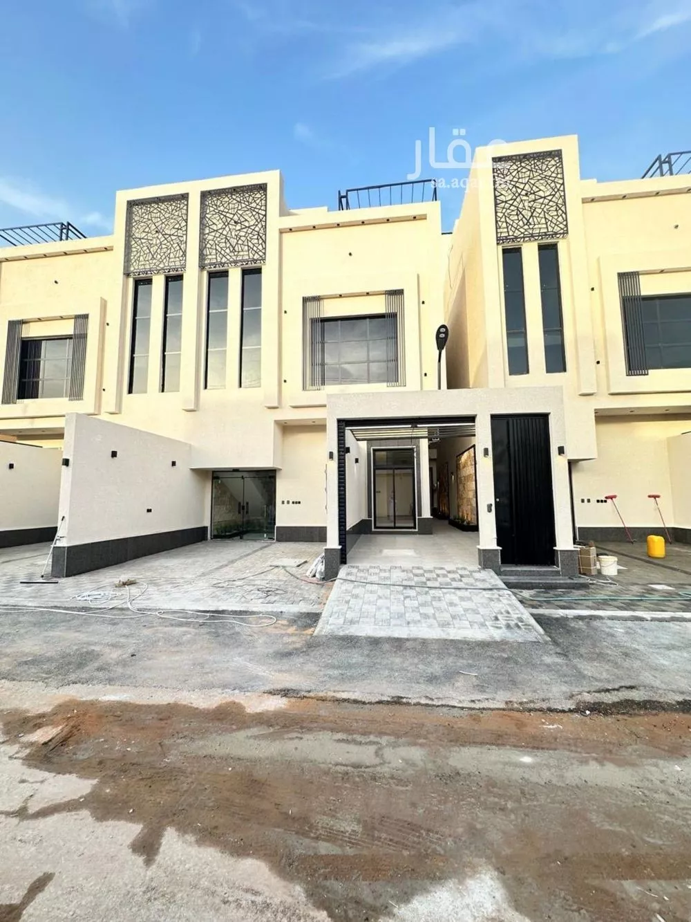 دور للبيع في شارع زيد الغفاري, حي المروج, مدينة المزاحميه, منطقة الرياض 1 صورة