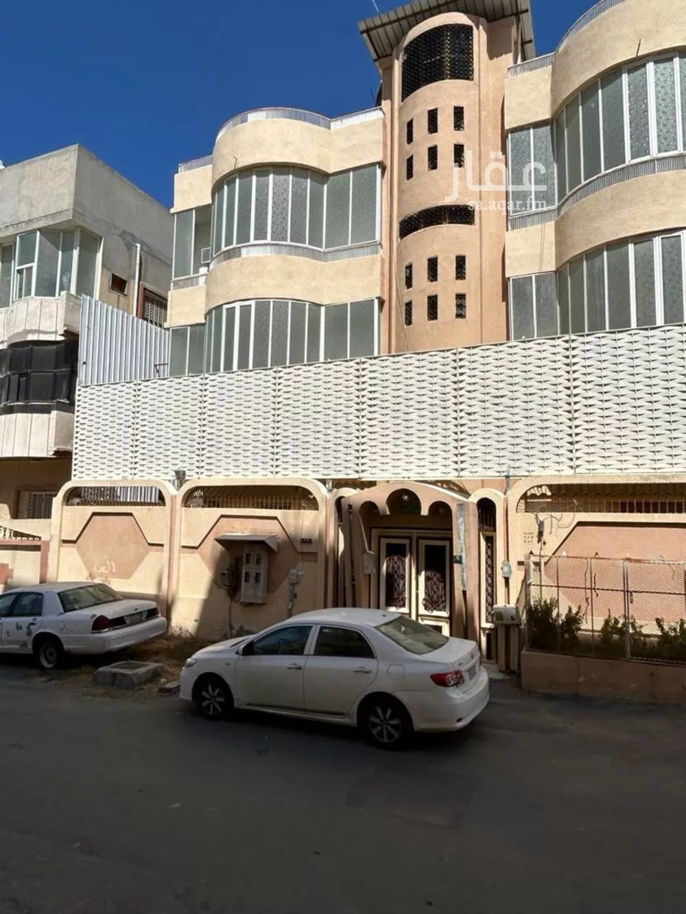 عمارة للبيع في شارع ابن شجاع, حي الحلقة الغربية, مدينة الطائف, منطقة مكة المكرمة 1 صورة