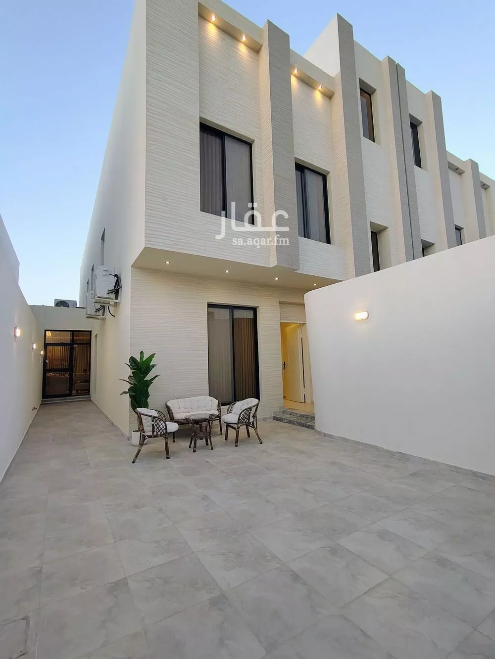 دور للبيع في شارع نصر الزواوي, حي عكاظ, مدينة الرياض, منطقة الرياض 1 صورة