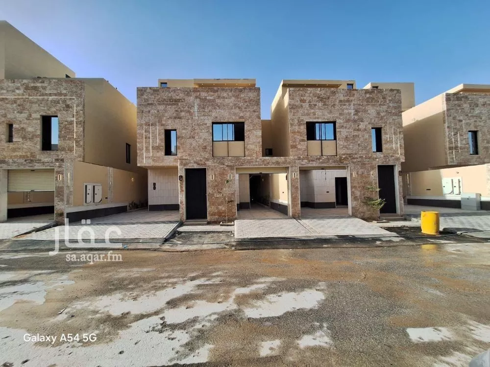 دور للبيع في شارع نصر الجيلاني, حي طويق, مدينة الرياض, منطقة الرياض 1 صورة