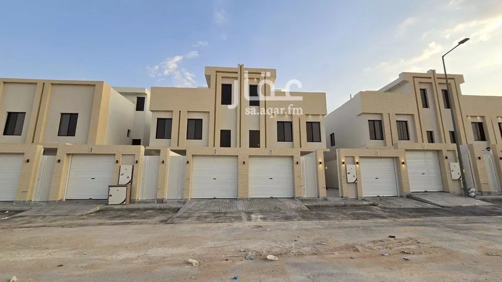 دور للبيع في شارع أبان بن صالح, حي عكاظ, مدينة الرياض, منطقة الرياض 1 صورة