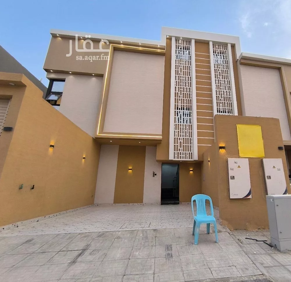 دور للبيع في شارع رفاعة بن شداد, حي عكاظ, مدينة الرياض, منطقة الرياض 1 صورة