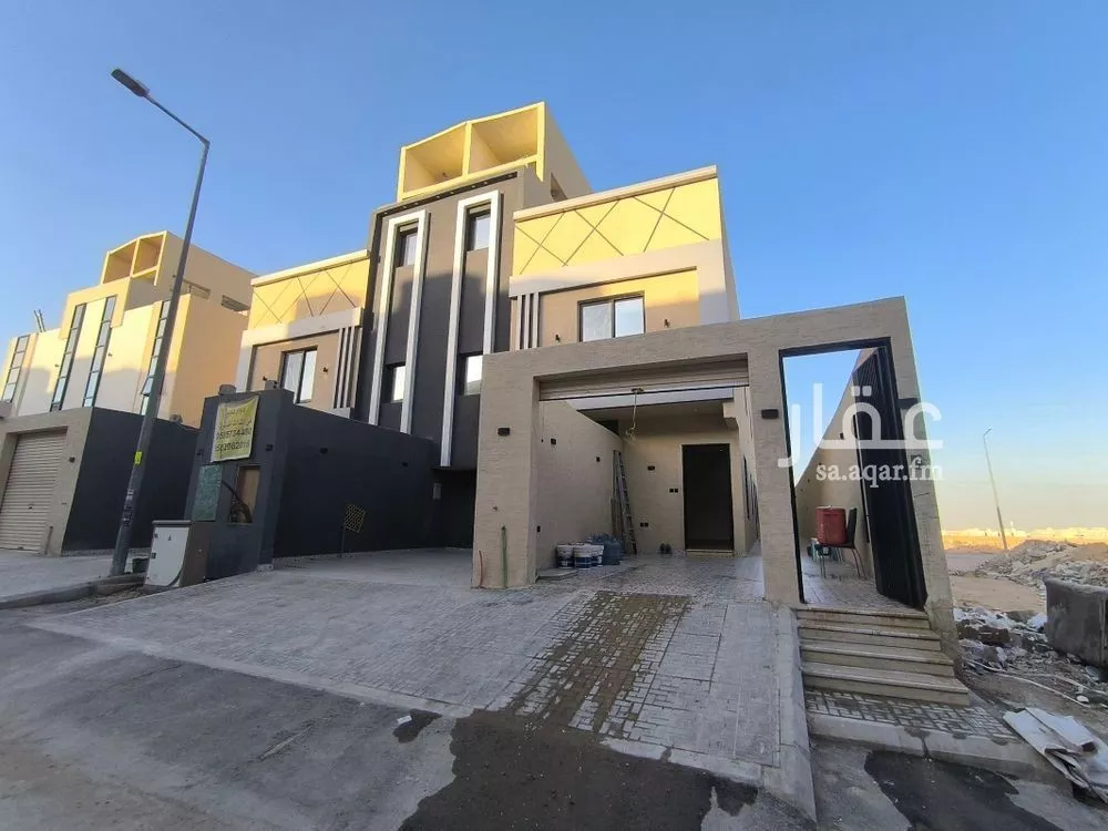 دور للبيع في شارع رفاعة بن شداد, حي عكاظ, مدينة الرياض, منطقة الرياض 1 صورة