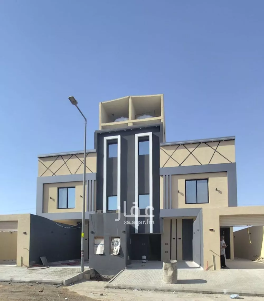 دور للبيع في شارع رفاعة بن شداد, حي عكاظ, مدينة الرياض, منطقة الرياض 1 صورة