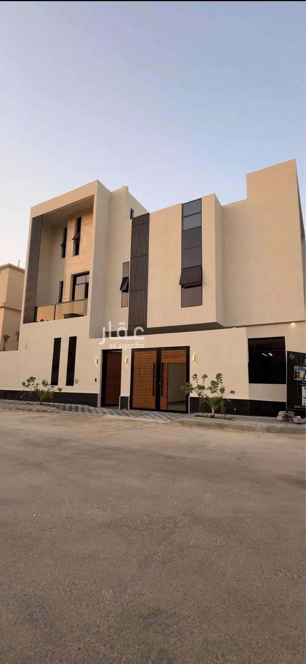 فيلا للبيع في شارع عبداللطيف بن المبارك, حي المهدية, مدينة الرياض, منطقة الرياض 1 صورة