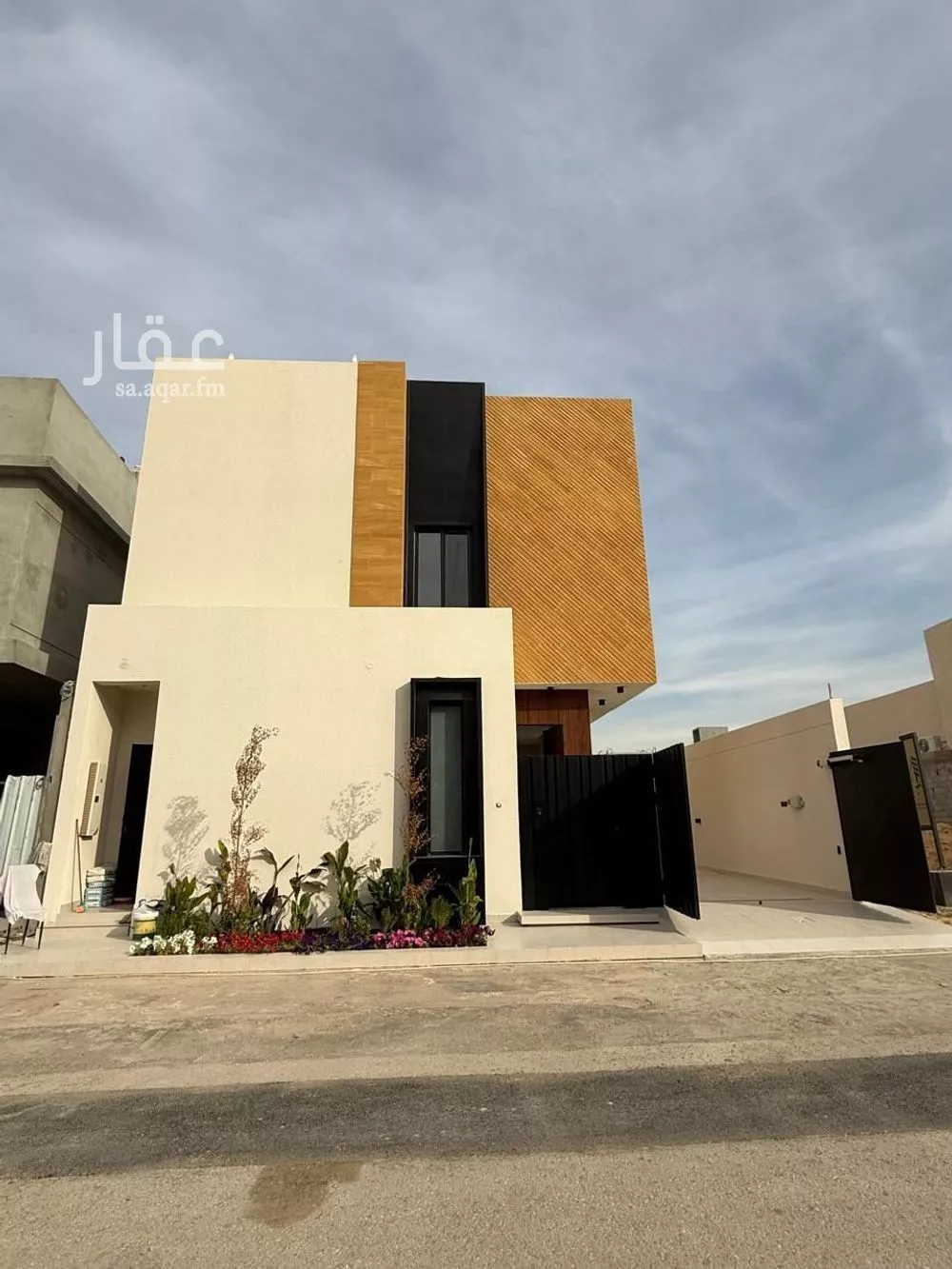 فيلا للبيع في شارع الإمام أبي داوود, حي المهدية, مدينة الرياض, منطقة الرياض 1 صورة