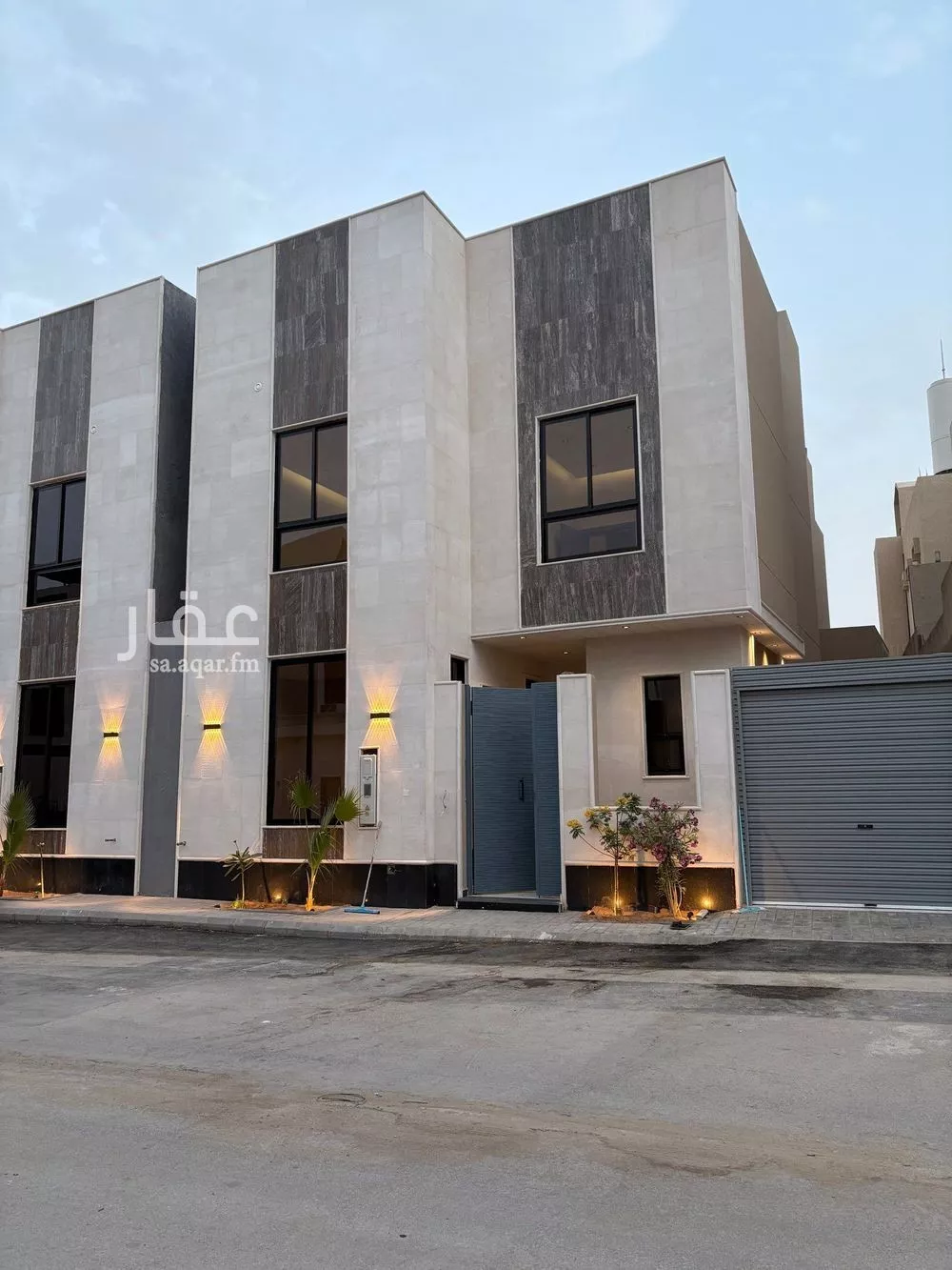 فيلا للبيع في شارع عبداللطيف بن المبارك, حي المهدية, مدينة الرياض, منطقة الرياض 1 صورة