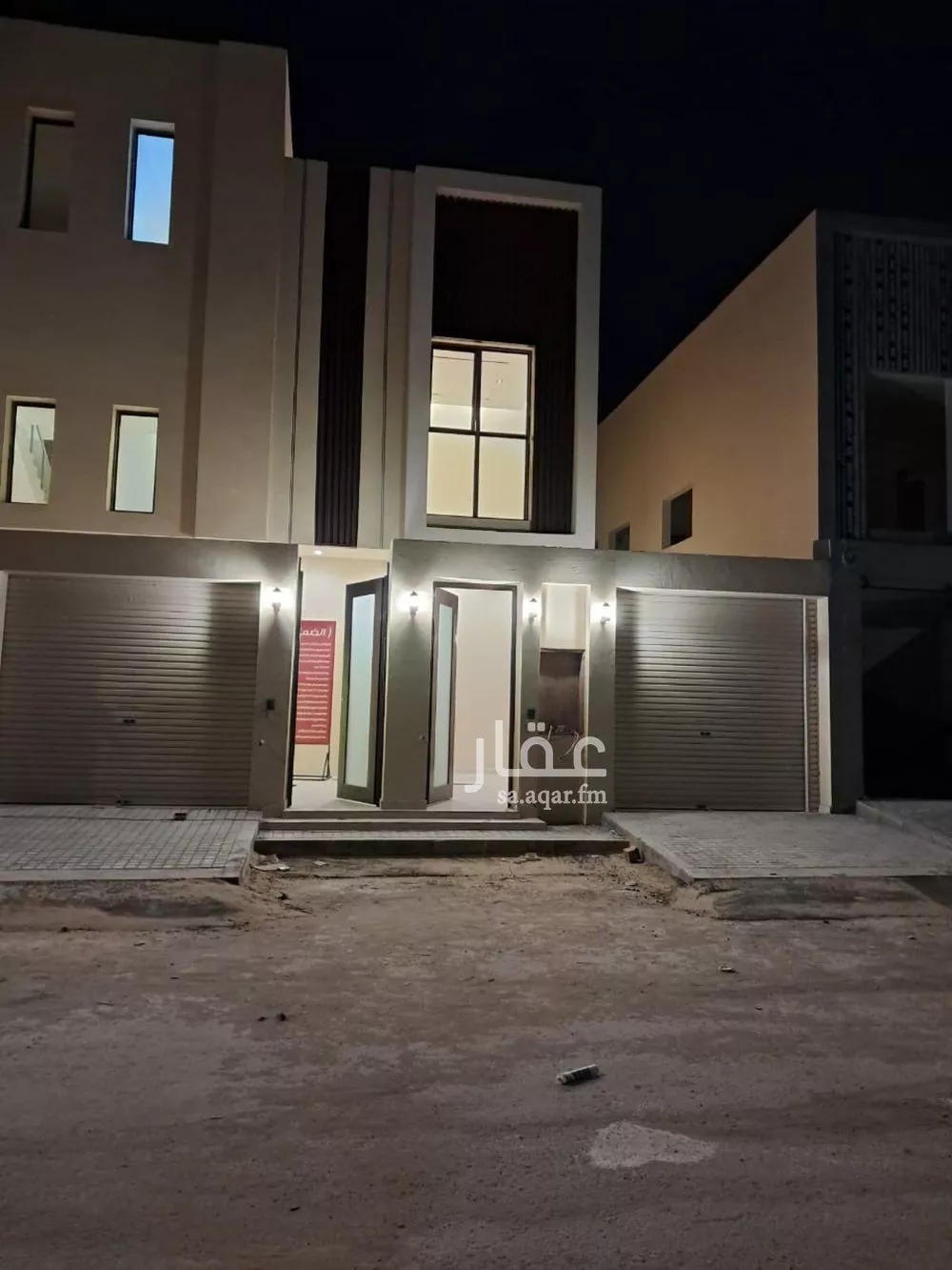 دور للبيع في شارع طاهر النويري, حي عكاظ, مدينة الرياض, منطقة الرياض 1 صورة