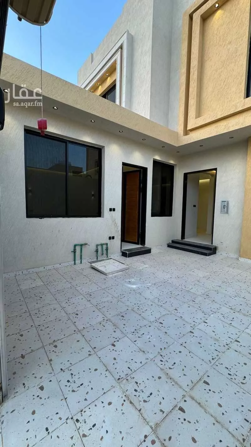 فيلا للبيع في شارع ابن حامد, حي الملك عبدالله, مدينة المجمعة, منطقة الرياض 1 صورة
