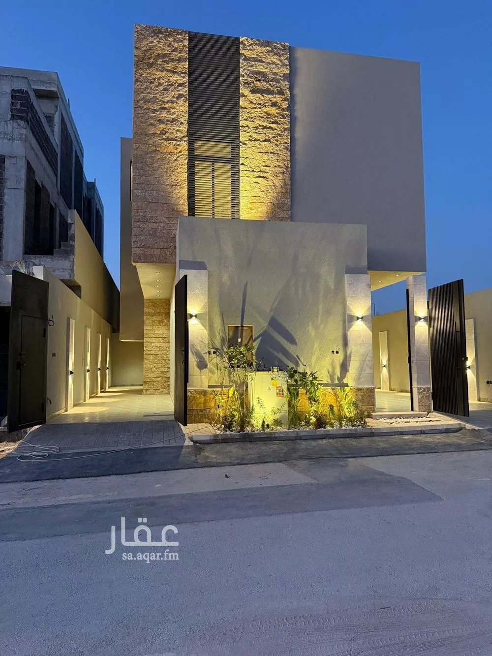 فيلا للبيع في شارع أحمد بن مانع, حي المرجان, مدينة الرياض, منطقة الرياض 1 صورة