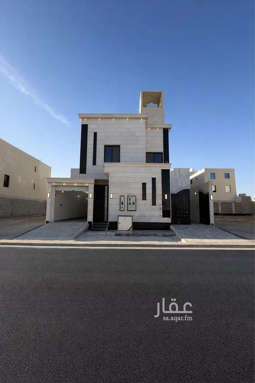 دور للبيع في شارع احمد بن عفيف, حي الجنادرية, مدينة الرياض, منطقة الرياض 1 صورة