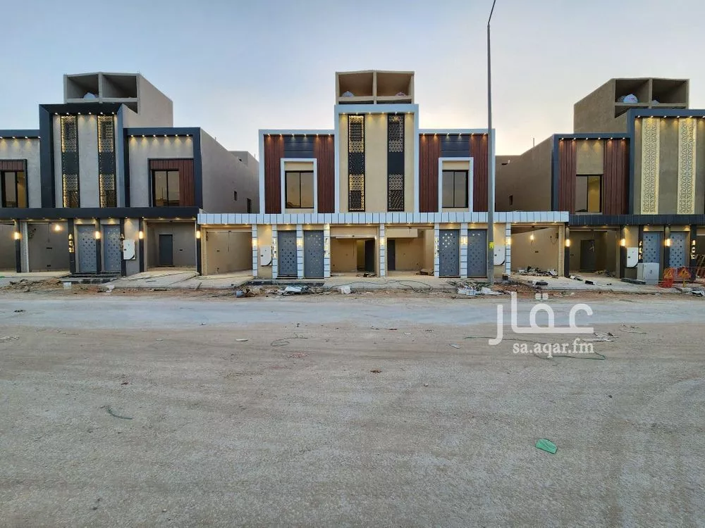 دور للبيع في شارع الربائع, حي عكاظ, مدينة الرياض, منطقة الرياض 1 صورة