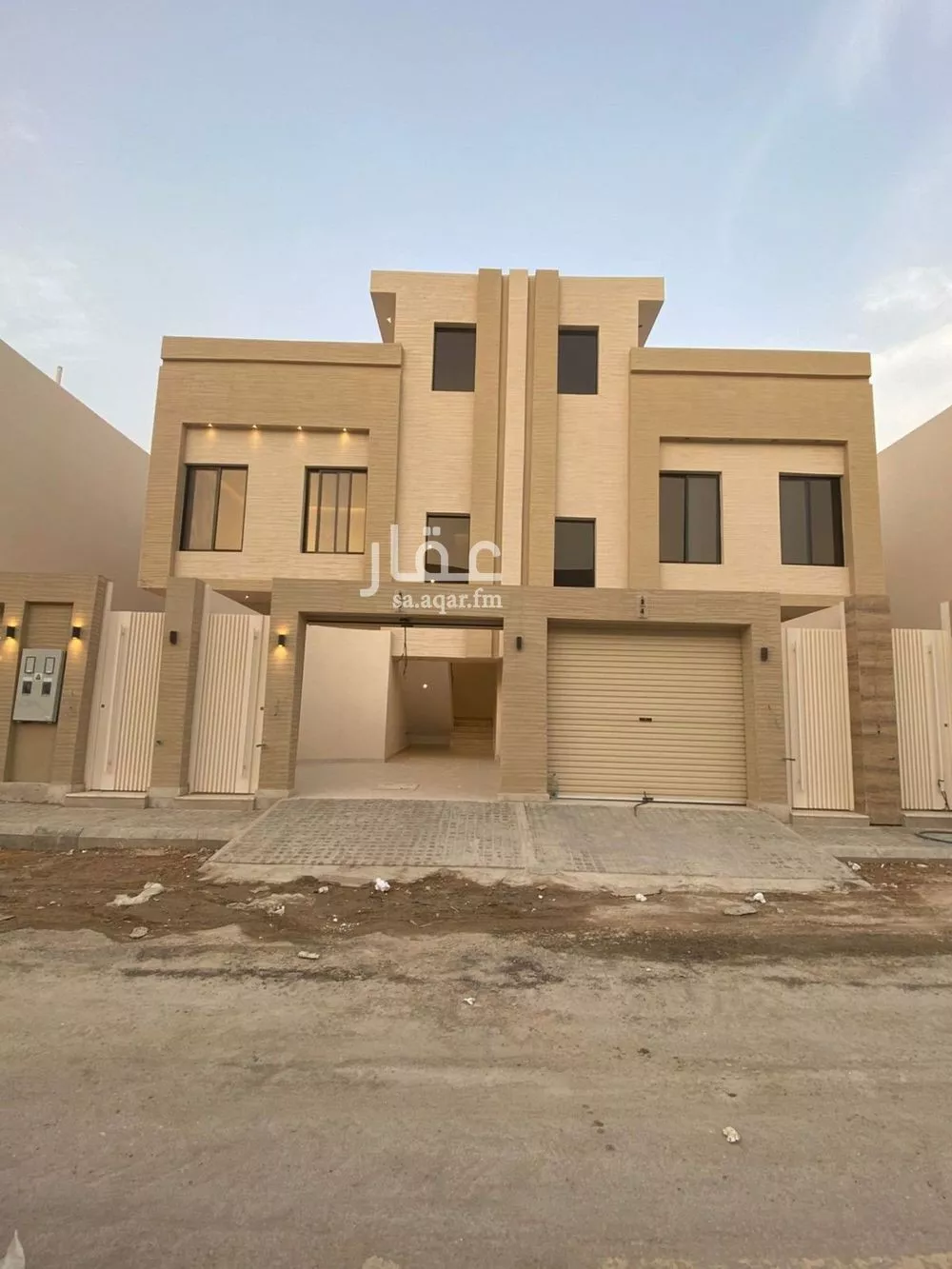 دور للبيع في شارع الفل, حي عكاظ, مدينة الرياض, منطقة الرياض 1 صورة